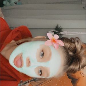 Meet your Posher, Mia